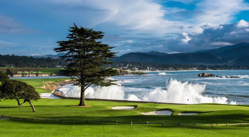 Crashing waves by the green