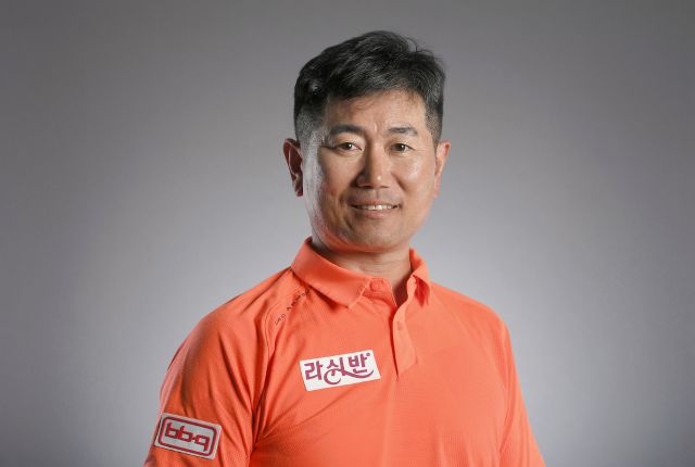 Y.E.  Yang